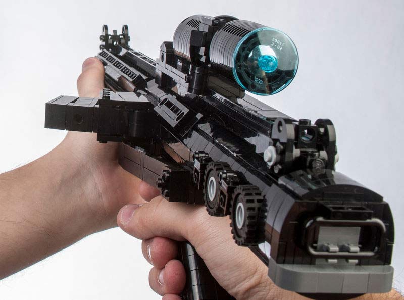 Il fucile degli Stormtrooper ricostruito con i LEGO