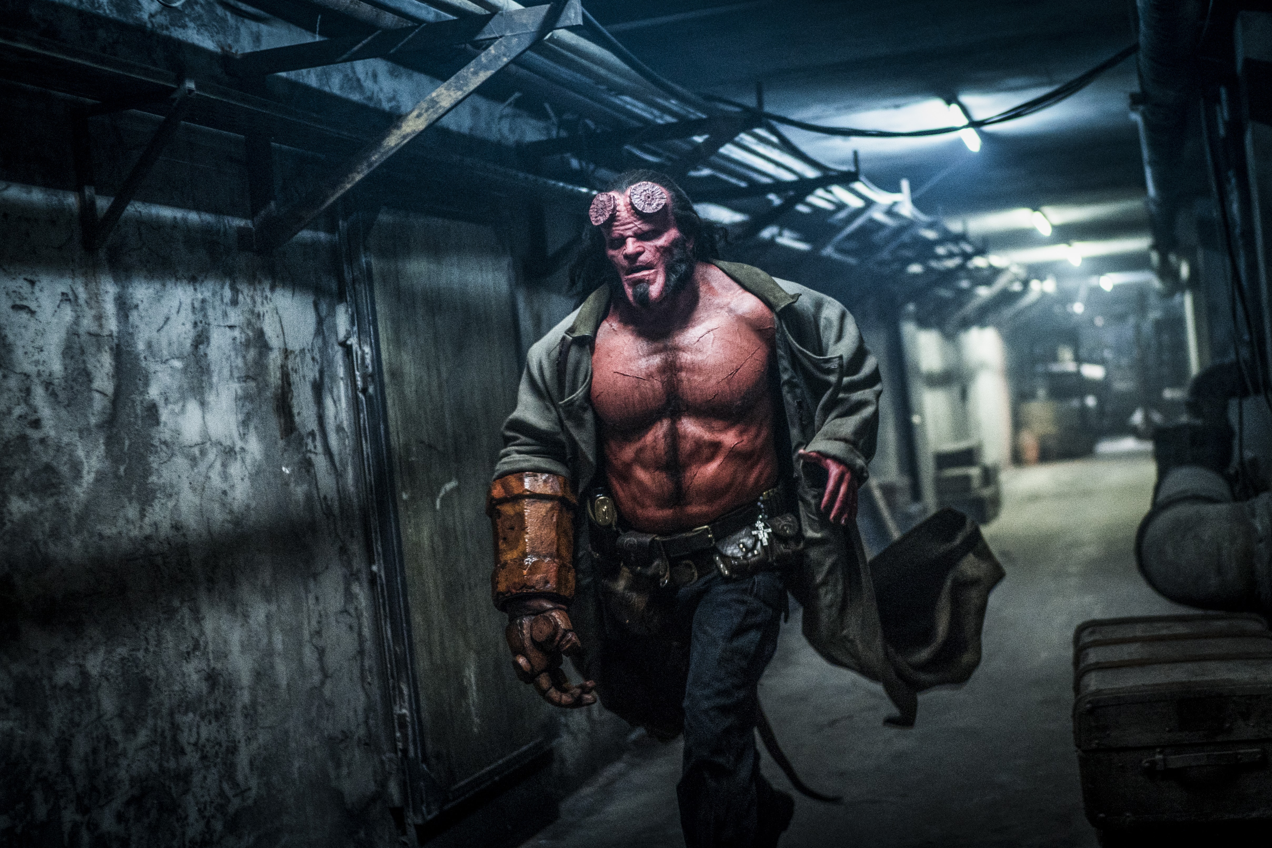 Hellboy: data di uscita, foto promozionali e nuovo poster