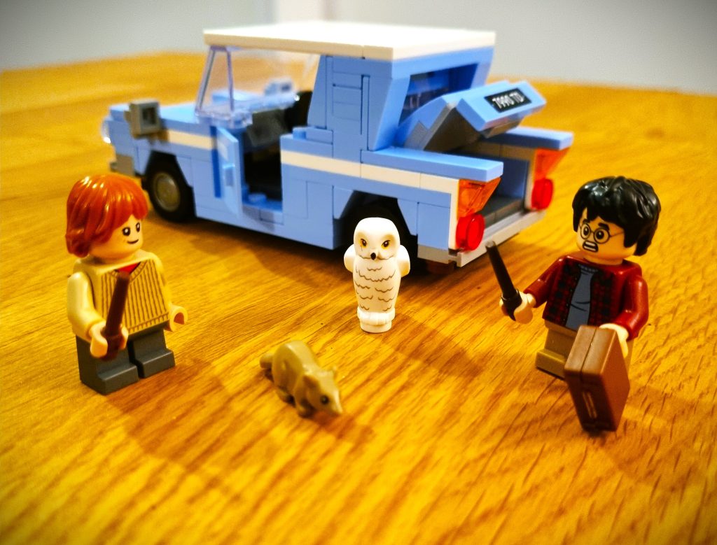 set Lego a tema Harry Potter: la Ford Anglia volante