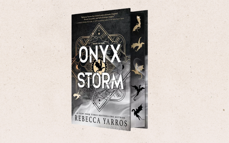 È uscito l’attesissimo Onyx Storm: Il Terzo Capitolo della Saga “Fourth Wing” di Rebecca Yarros edito in Italia da Sperling & Kupfer