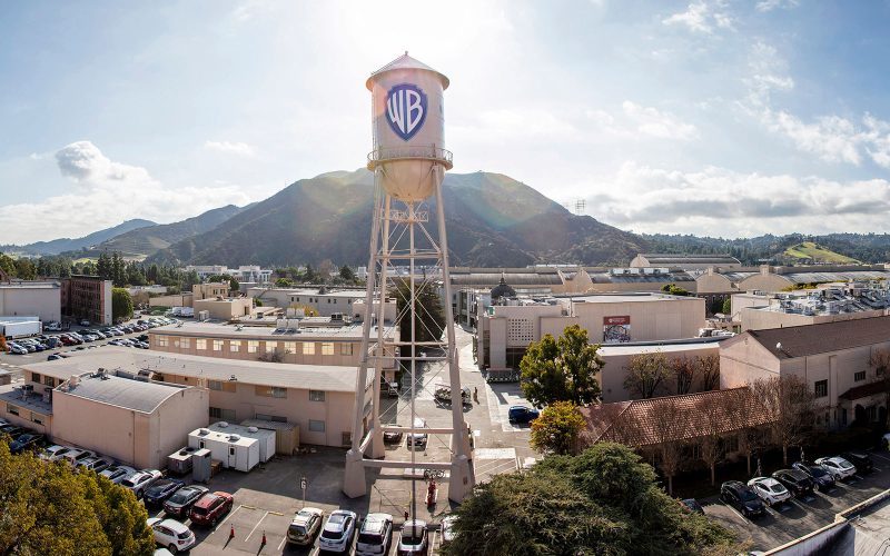 Netflix si ritira, Warner Bros. Discovery vola verso Paramount